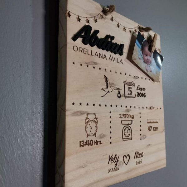 Cuadro de madera personalizado con imagen y datos